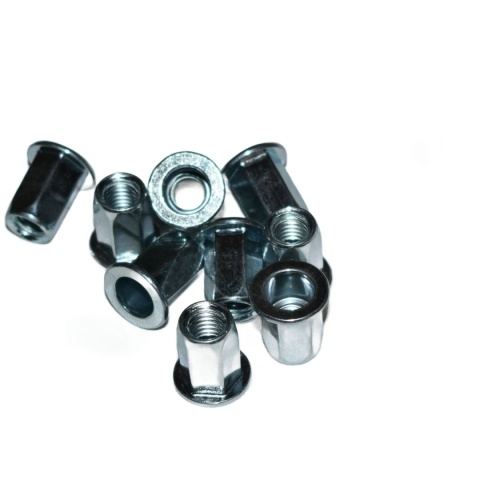 Nitonakrętka sześciokątna M5x13 mm. 20 szt. Zakres mocowania 0,5-2,5 mm. Nitonakrętka sześciokątna M5x13 mm. 20 szt. Zakres mocowania 0,5-2,5 mm.