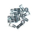 Nitonakrętka walcowa stalowa M10x20 mm. 20 szt. Zakres mocowania 1-4 mm.