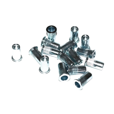 Nitonakrętka walcowa stalowa M5x15,5 mm. 20 szt. Zakres mocowania 2,5-5 mm. Nitonakrętka walcowa stalowa M5x15,5 mm. 20 szt. Zakres mocowania 2,5-5 mm.
