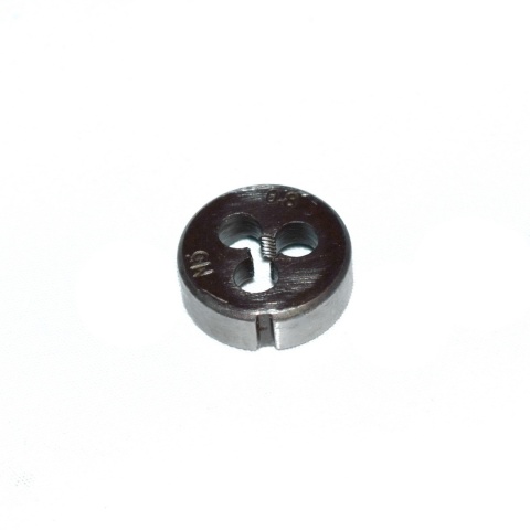 Narzynka metryczna M5x0,8 - stal narzędziowa, do nacinania gwintów.